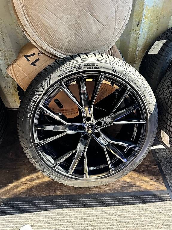Pneumatici & Ruote complete: Winterräder Audi RSQ8 275/40R22 – Usato da Schaffhausen venduto da ranaldoautomobile