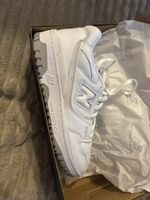 NEW BALANCE 550 SNEAKER IN WEISS