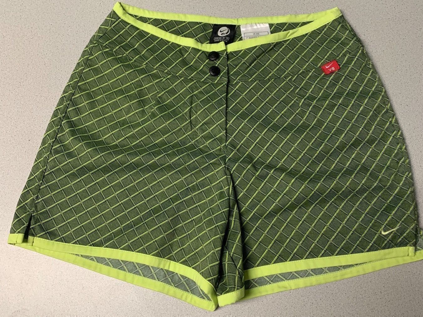 Nike Pantaloni: Nike Shorts, Gr. S, neuwertig – Usato da Biel-Benken BL venduto da PANORMUS