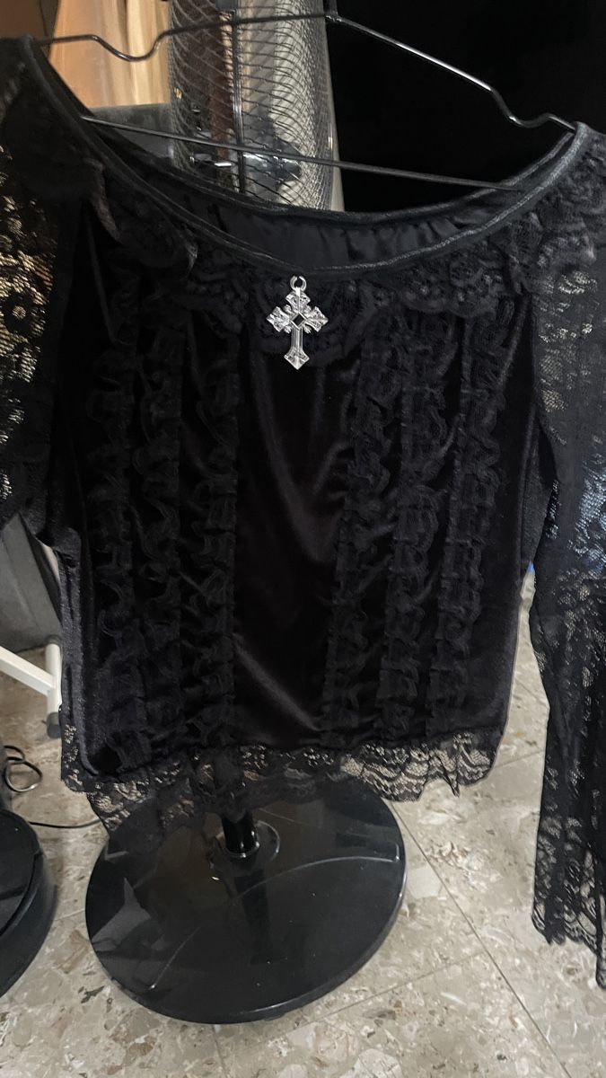 Top: Gothic Oberteil Gr. L – Nuovo (secondo la descrizione) da Trimbach venduto da Alessia75 1