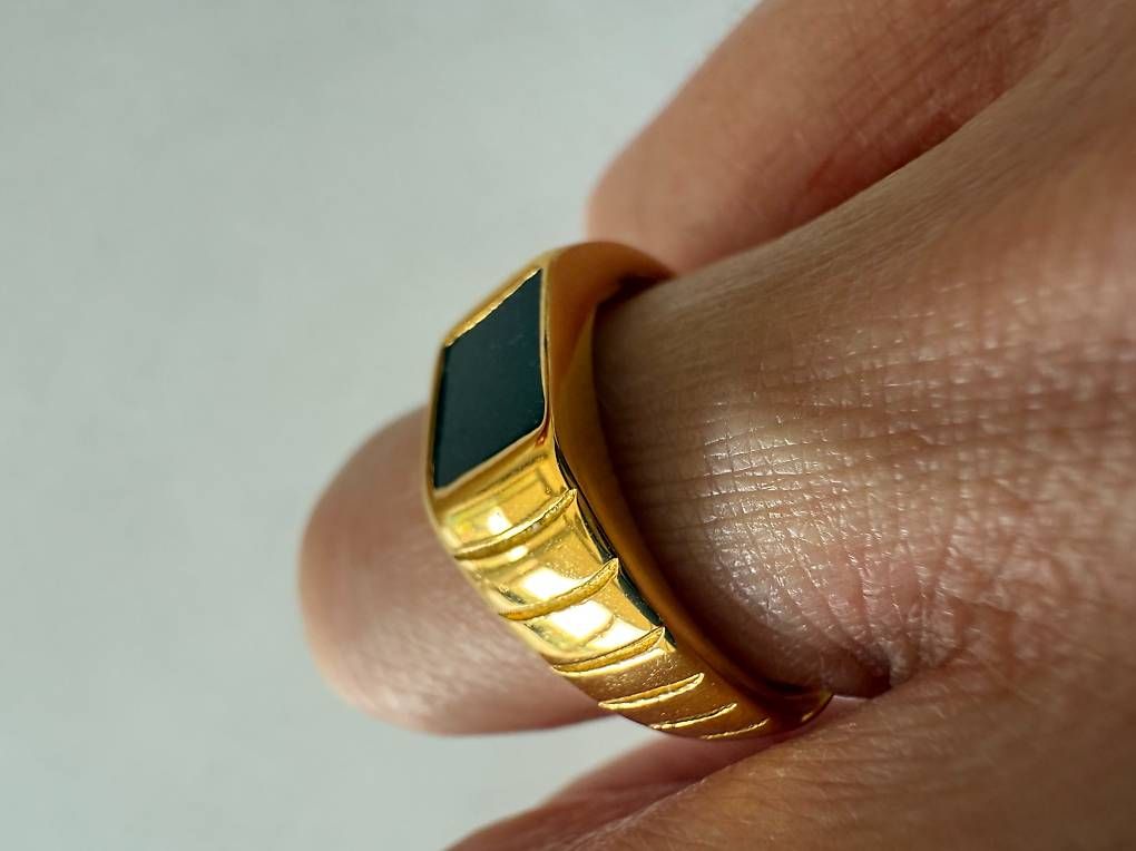 Anelli: Gold Onyx Ring New Never Worn Elegant Design – Usato da Canobbio venduto da esa_2vds 2
