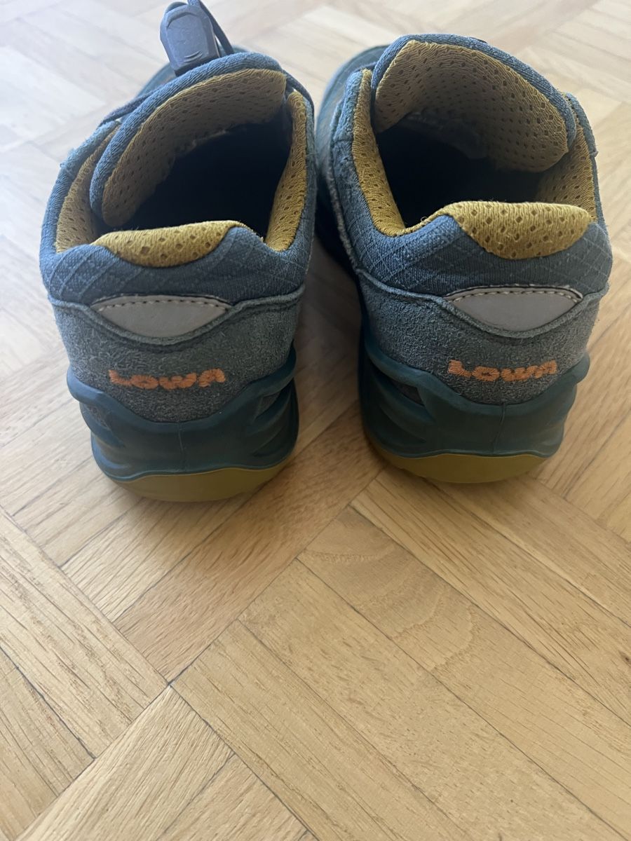 Lowa Schuhe für Jungen: Lowa Trekkingschuhe Gr. 30 – Gebraucht aus Samedan von Schweiz13 2