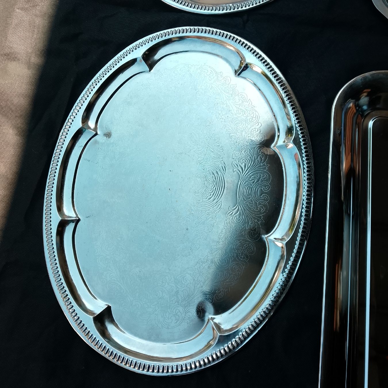 Piatti di portata: 4 Serviertabletts, Metall, verschiedene Formen – Usato da Luzern venduto da toenu23 2