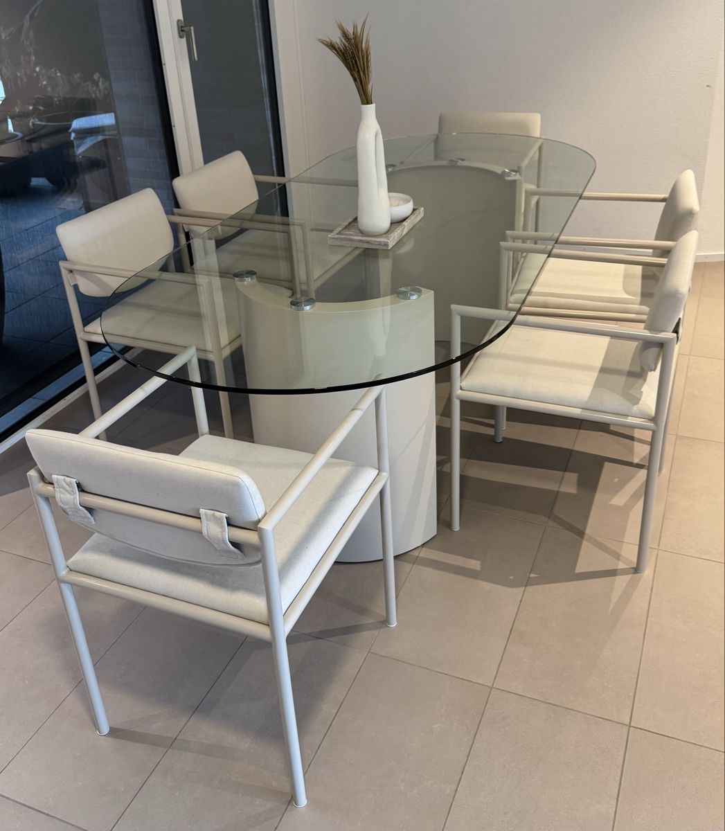Set di tavolo e panche: Design Esstisch Glas mit 6 Stühlen – Usato da Liestal venduto da l_9cb6 1