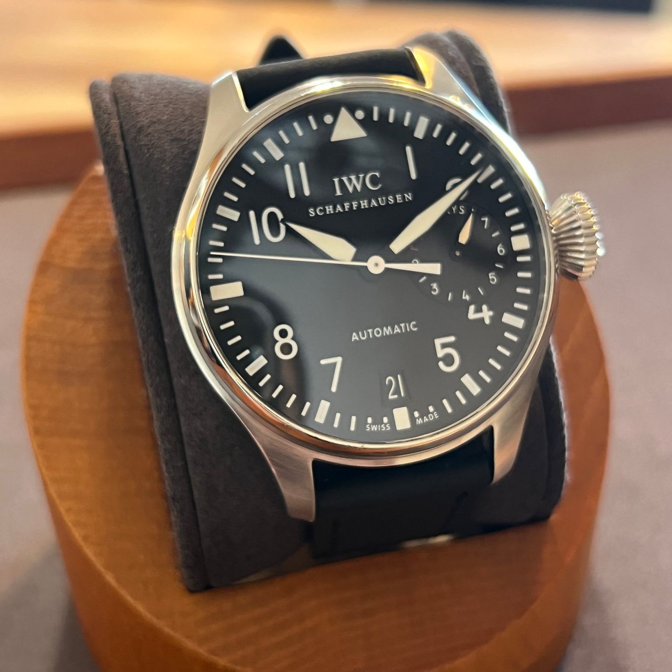 IWC Montres: IWC Big Pilot Automatic Power Reserve IW500401 – D'occasion à Carouge GE par Watchaser 1