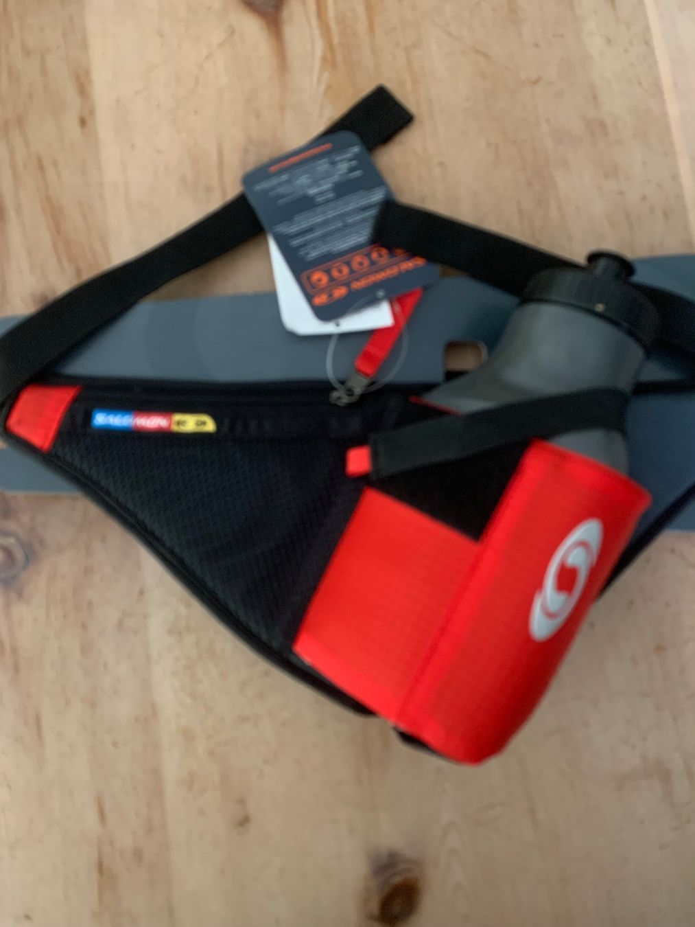 Salomon Sacs: Salomon Bauchtasche mit Bidon – Neuf avec emballage d'origine à Rudolfstetten par medium02