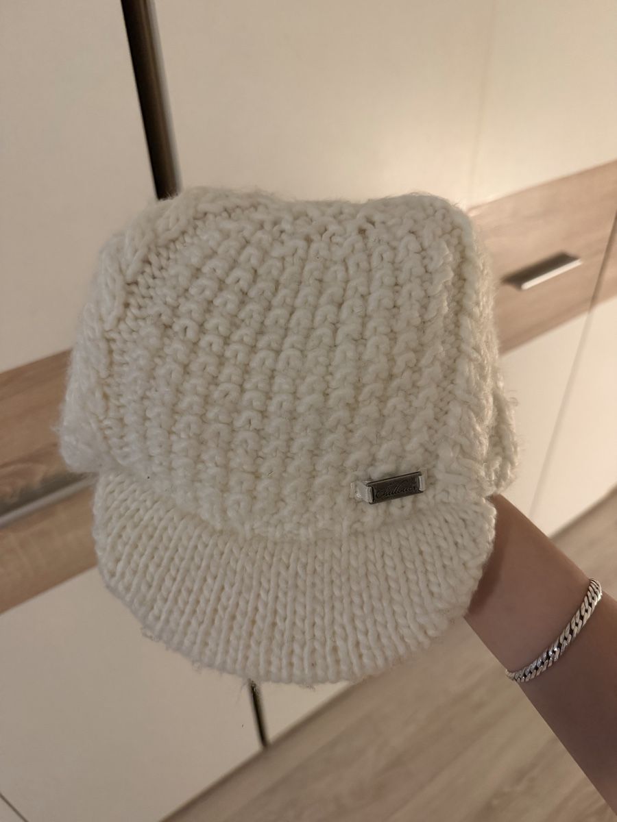 Copricapi, berretti & cappellini: Warm knitted winter cap for ladies – Usato da Luzern venduto da ang_vgh6