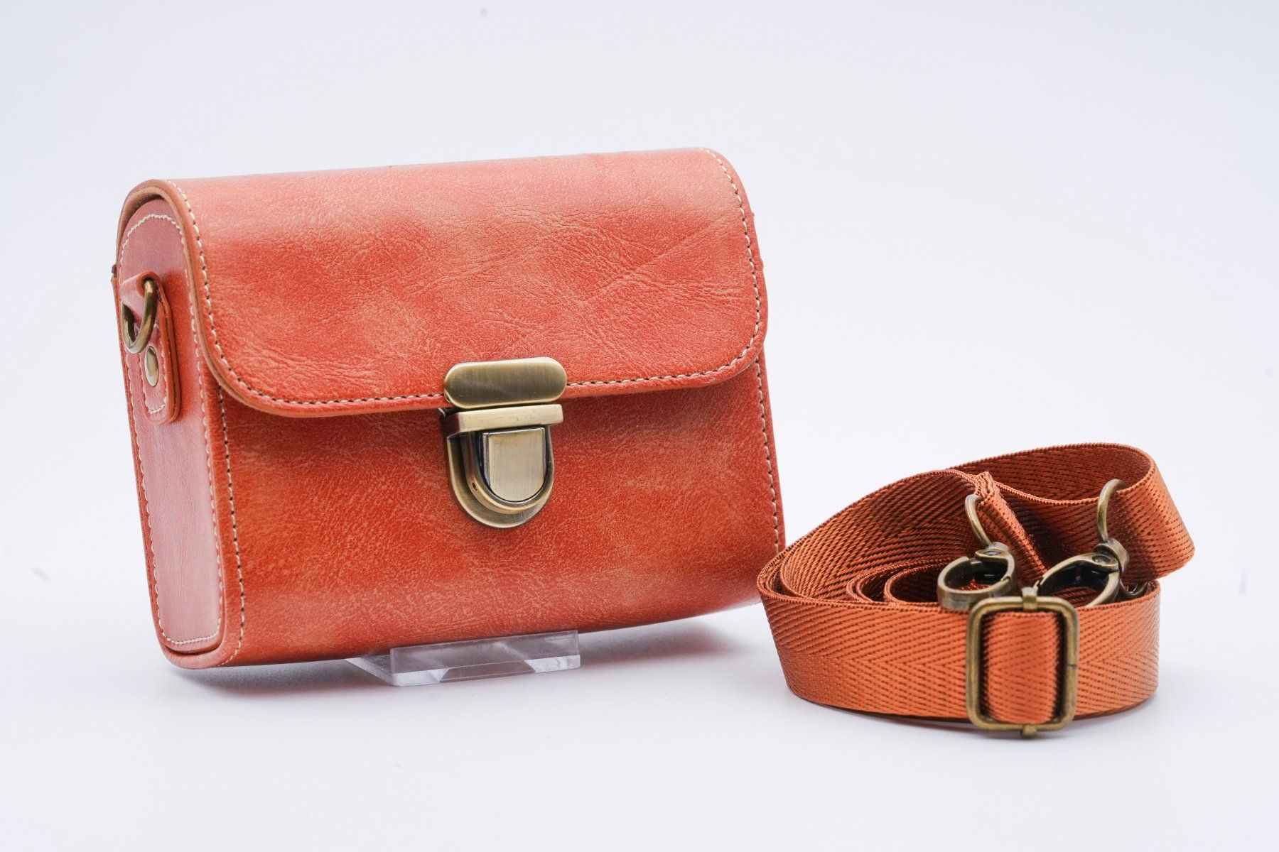 Kamera: Hell braune Ledertasche – Gebraucht aus Bern von shu_9tjg