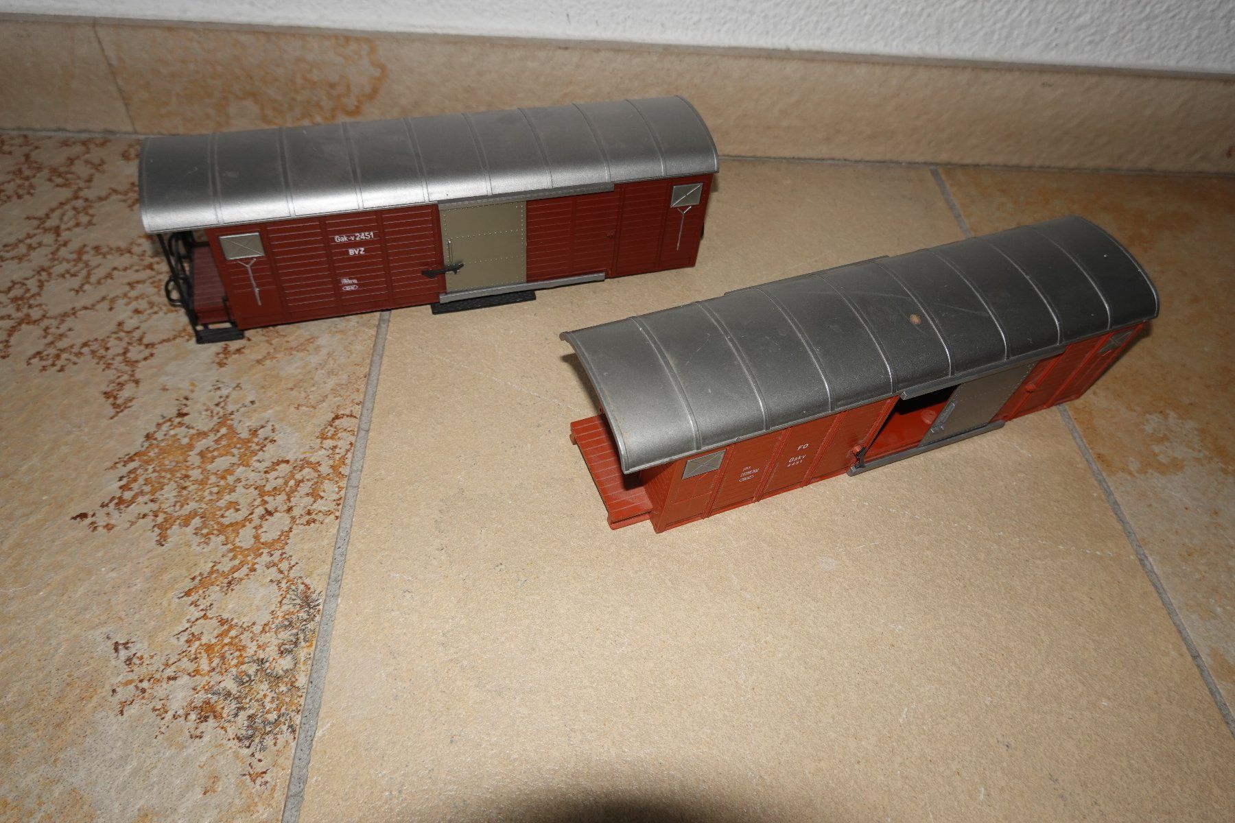 Fama Modellini di ferrovie: 0m Fama 6 Güterwagen – Usato da St. Gallen venduto da bruenig0m 2