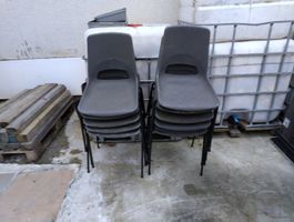 Stapelbare Stühle, ideal für Garten, 11 Stück
