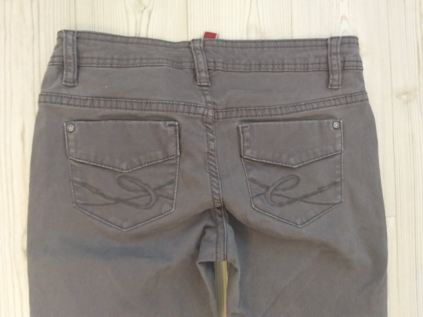Esprit Pantaloni: ESPRIT  Pantalon/Hose    Taille / Grosse 34 CH..... – Usato da Cossonay-ville venduto da Super-Price-Quality 5