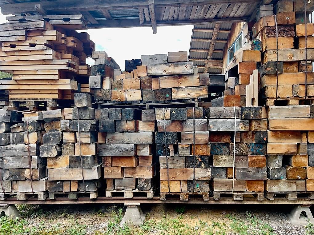 Articoli in legno: Arvenholzklötze grosse Menge – Usato da Zürich venduto da 9040 3