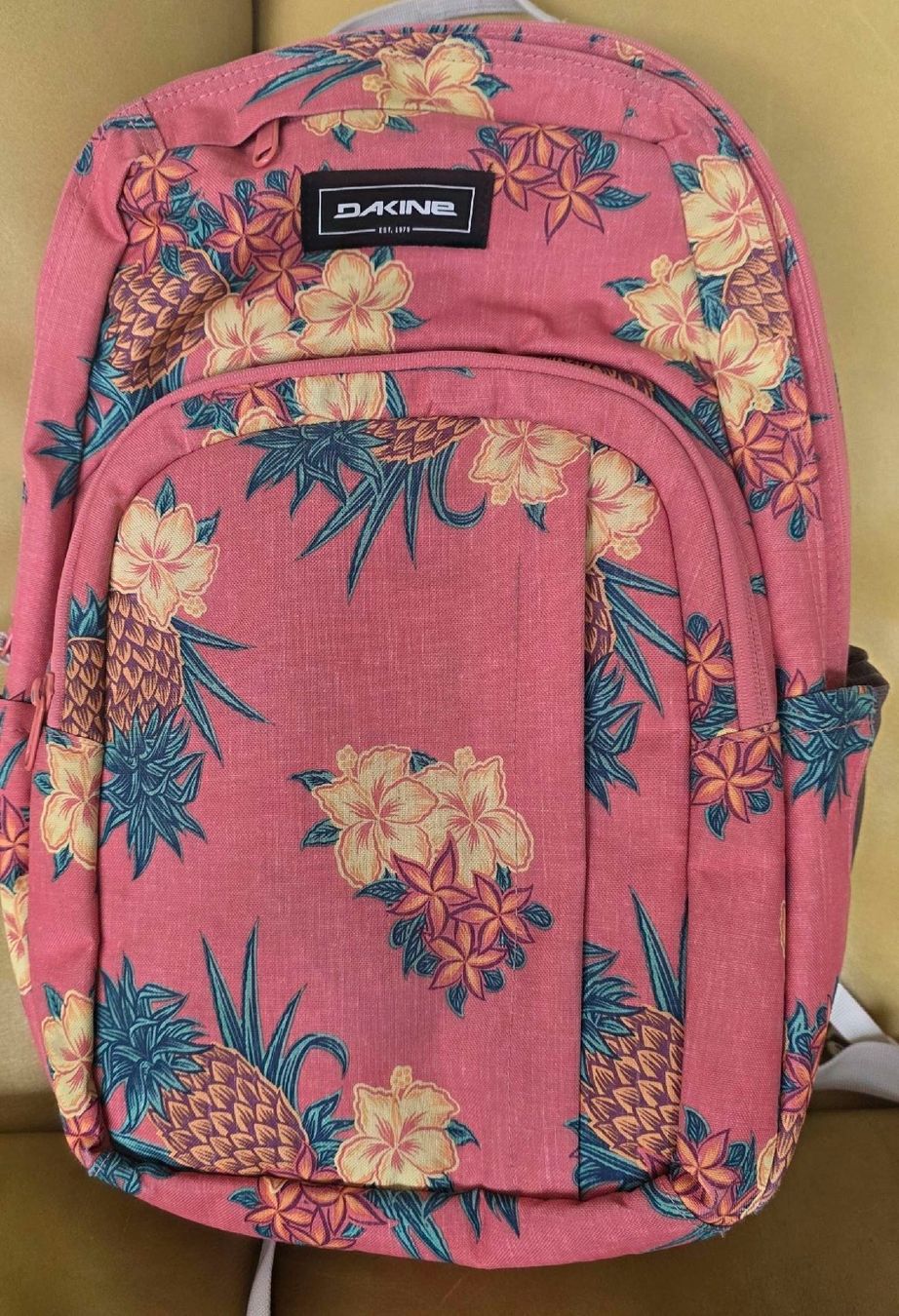 Dakine Sacs à dos: Dakine Rucksack pink Blumen Pineapple Muster – D'occasion à Ortschwaben par Patrick1978