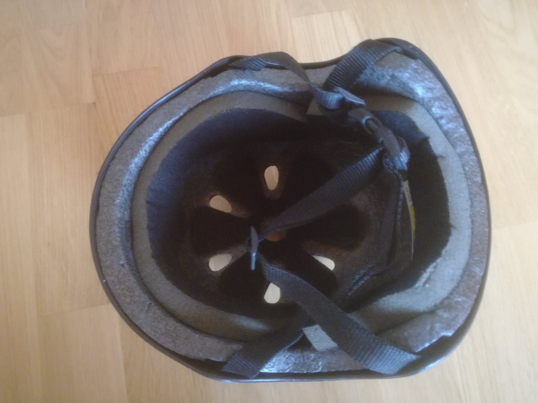 Caschi: Skateboard Helm für Kinder – Usato da Sursee venduto da Ursus_LU 1