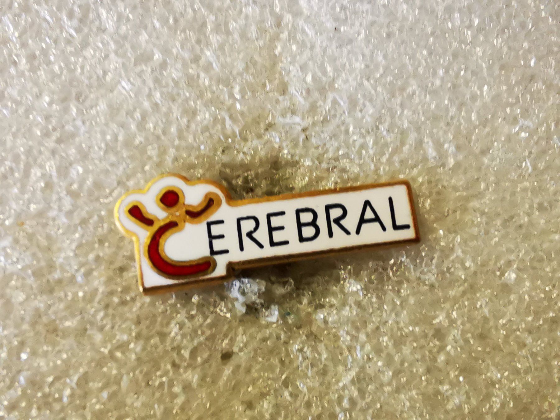 Plaketten & Abzeichen: Ansteckpin 189: Celebral – Gebraucht aus Oppligen von Pin-Fall-Shop