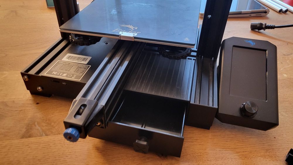 Creality Ender 3 V2 mit CR-Touch und Zubehör 5