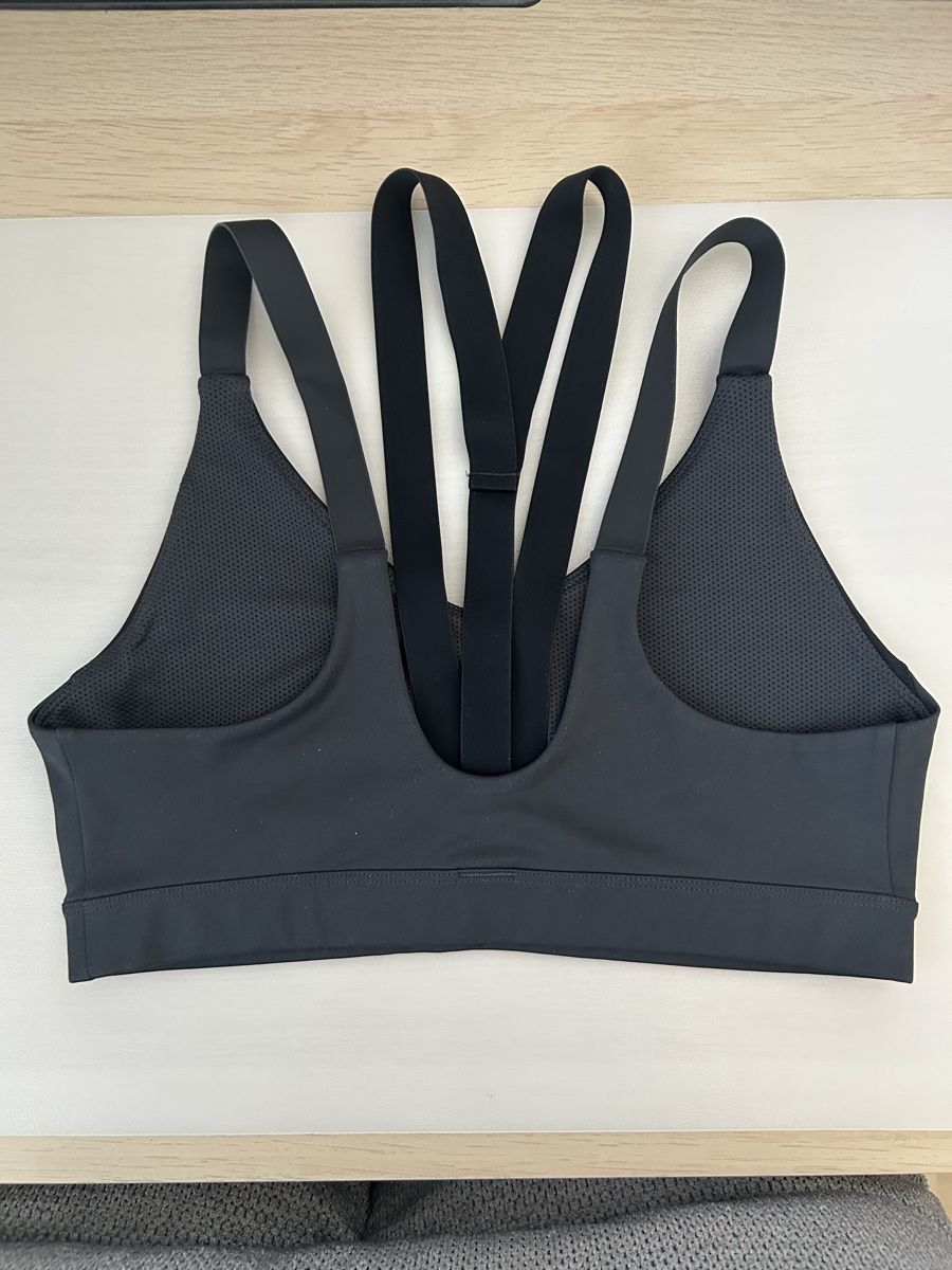 Nike Top: Nike-Top – Usato da Langenthal venduto da Miichelle 1