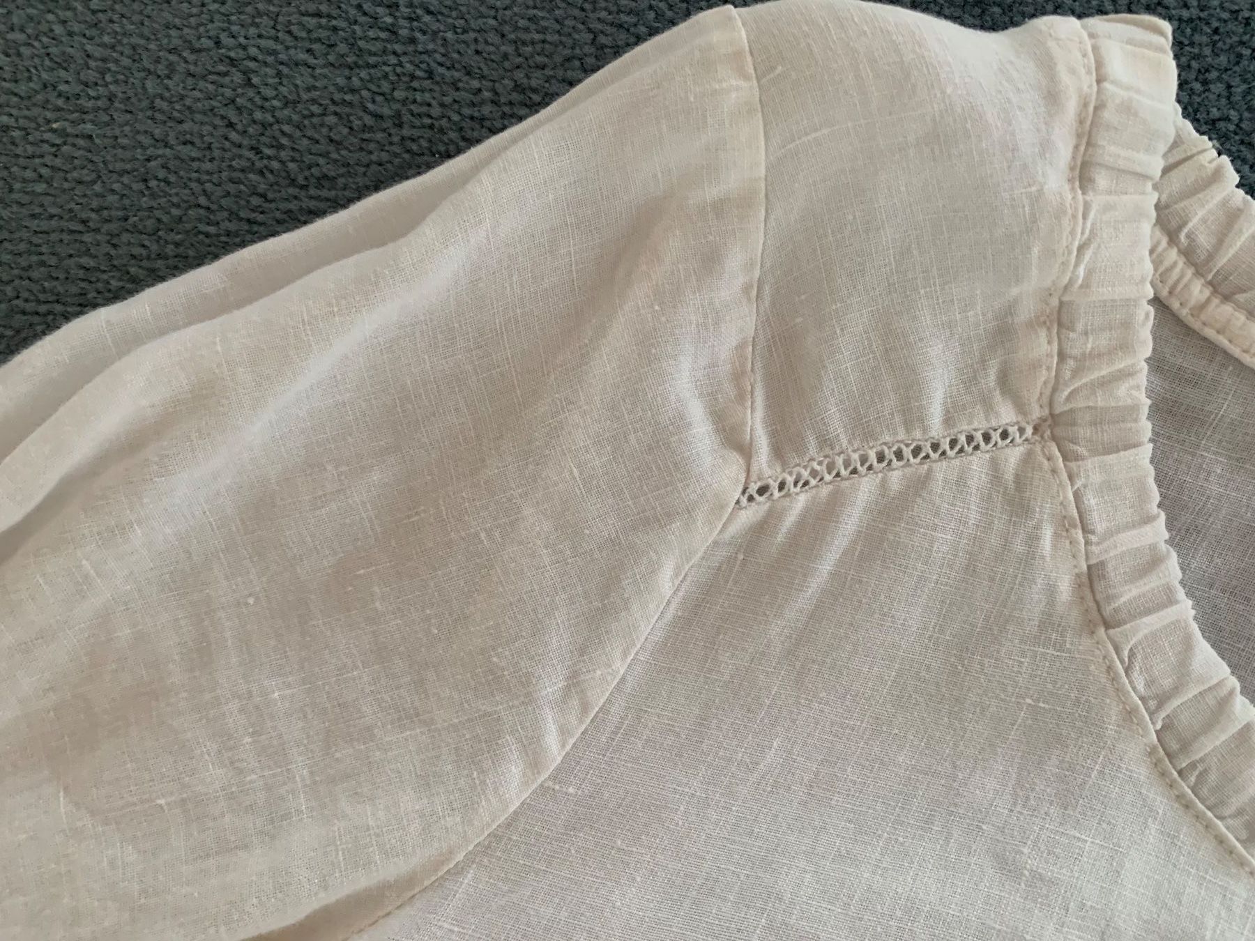 Vestiti: weites Tunika-Leinenkleid, weiss, Gr. 38 – Usato da Wiesendangen venduto da Babalegi 2
