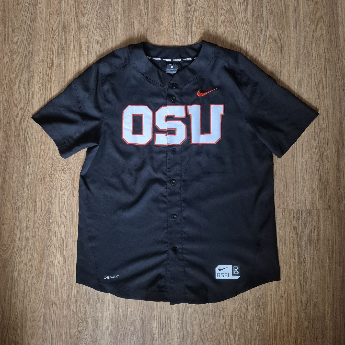 Nike T-shirts: Nike OSU Baseball Tshirt Gr. M – D'occasion à Luzern par nnamfuak