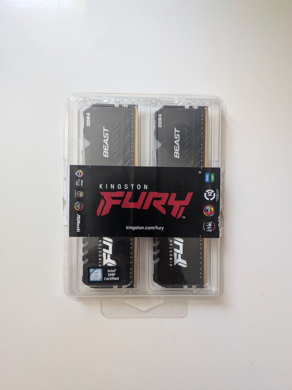 Componenti elettronici: HyperX Fury DDR4 RAM 16gb – Usato da Zürich venduto da JamesBacon