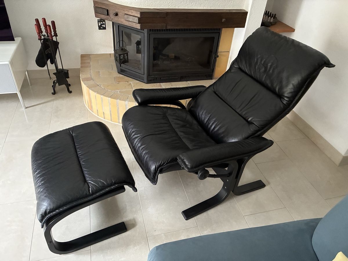 Poltrone: Relaxsessel mit Hocker, schwarz – Nuovo (secondo la descrizione) da Bern venduto da Ida_77 1