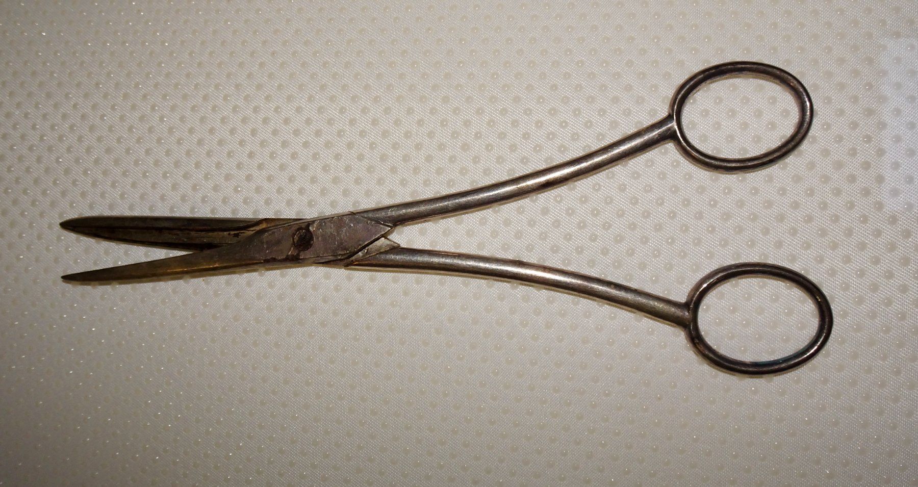 Tutti gli attrezzi: Ancienne paire de ciseaux – Usato da Châtelaine venduto da fil_7lqg 1