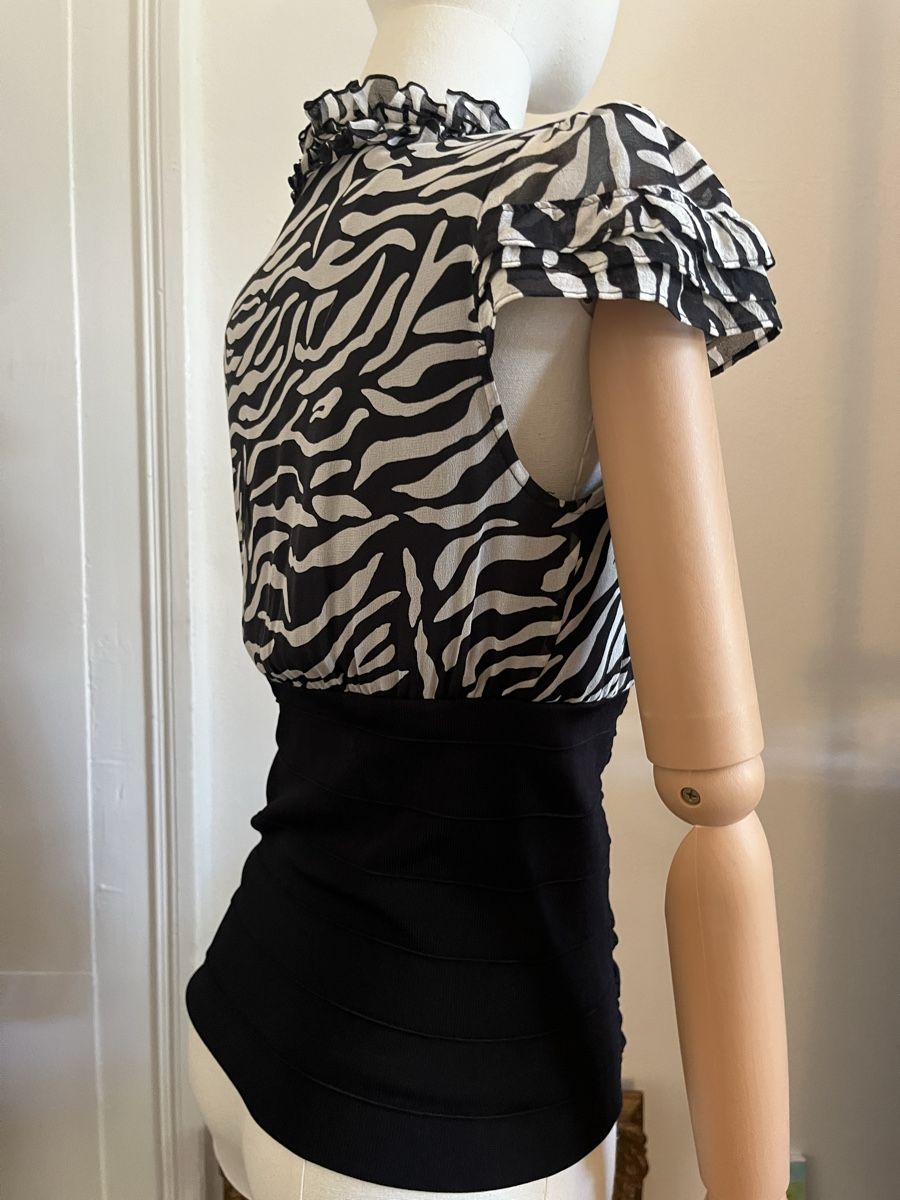 Camicette: Zebra Print Blouse With Black Ruched Front Size S – Usato da Zürich venduto da Melina.A 3