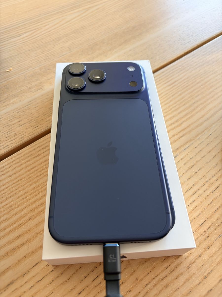 Apple Telefoni cellulari / Smartphones: iphone 17 Pro Max neuf – Nuovo (secondo la descrizione) da Biel/Bienne venduto da Pat_232