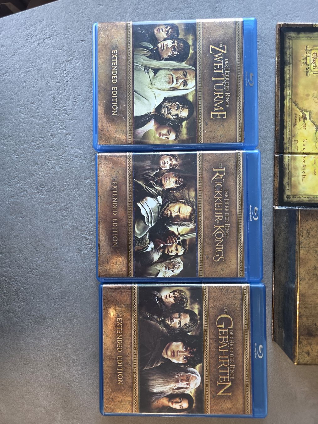 Tutti i DVDs: Der Herr der Ringe - Die Spielfilm Trilogie – Nuovo (secondo la descrizione) da Schlieren venduto da est_b2px 5