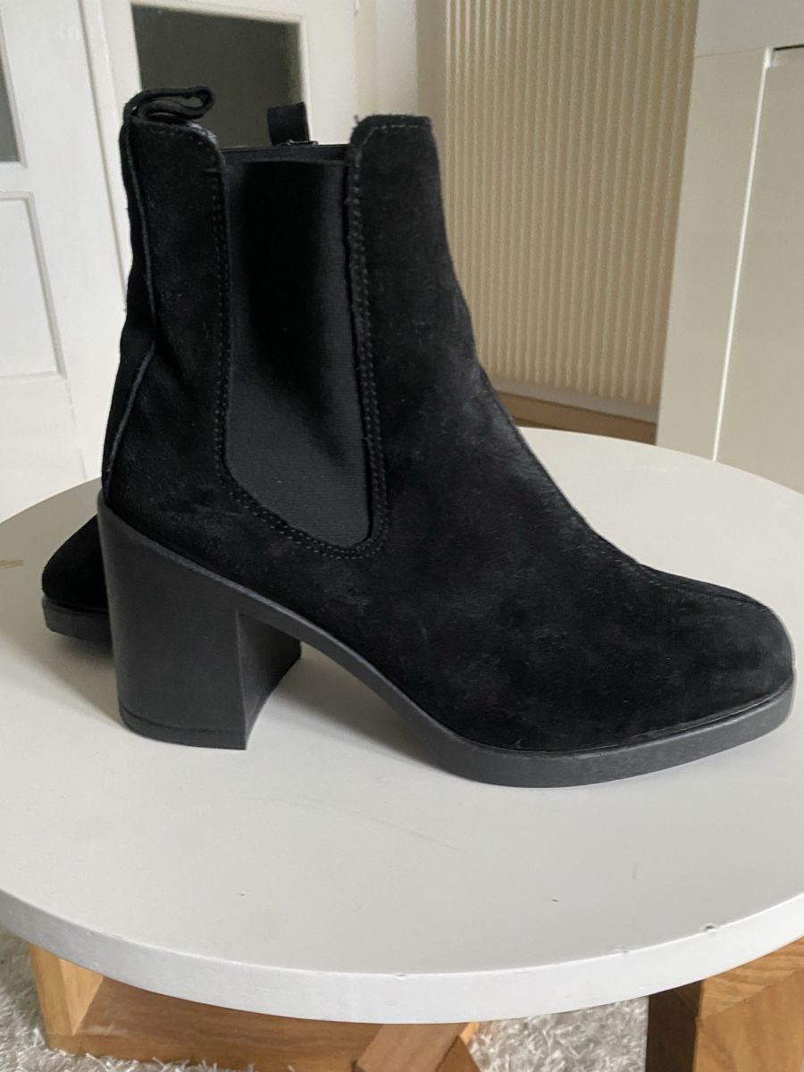 Scarpe da donna: Bottines OFFICE en suède noir, cuir, taille 38 – Nuovo (secondo la descrizione) da Vuippens venduto da ale_6gkb