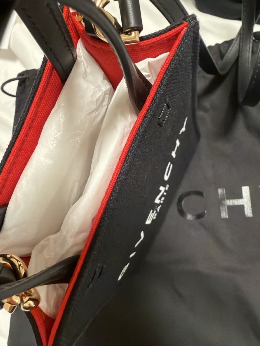 Givenchy Borse da donna: Givenchy  G-TOTE MINI VERTICAL BLACK – Nuovo e nell'imballaggio originale da Schlieren venduto da dar_rb9h 4