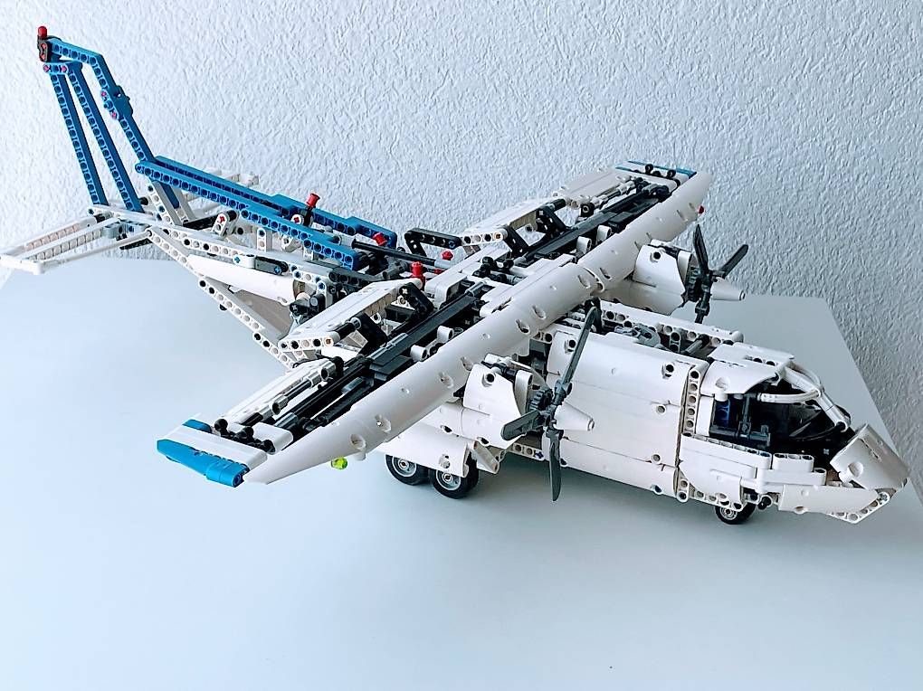 Technics Kit di costruzioni: Lego Technik Frachtflugzeug 42025 – Usato da Siselen BE venduto da lis_gl27 1