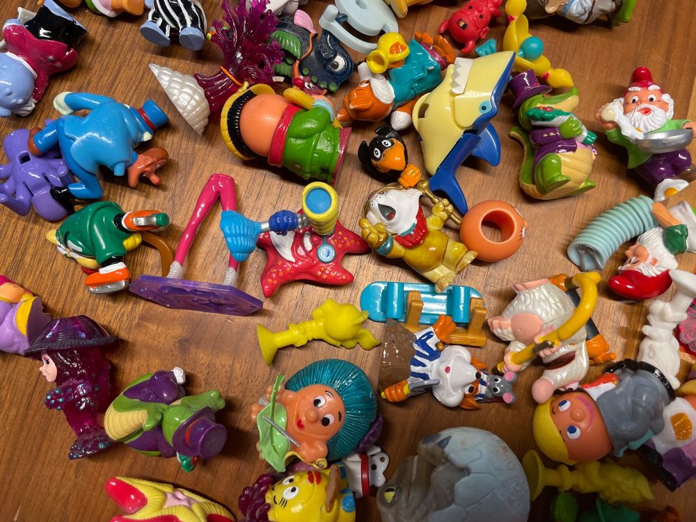 Verschiedene Figuren Kinderüberraschung 7