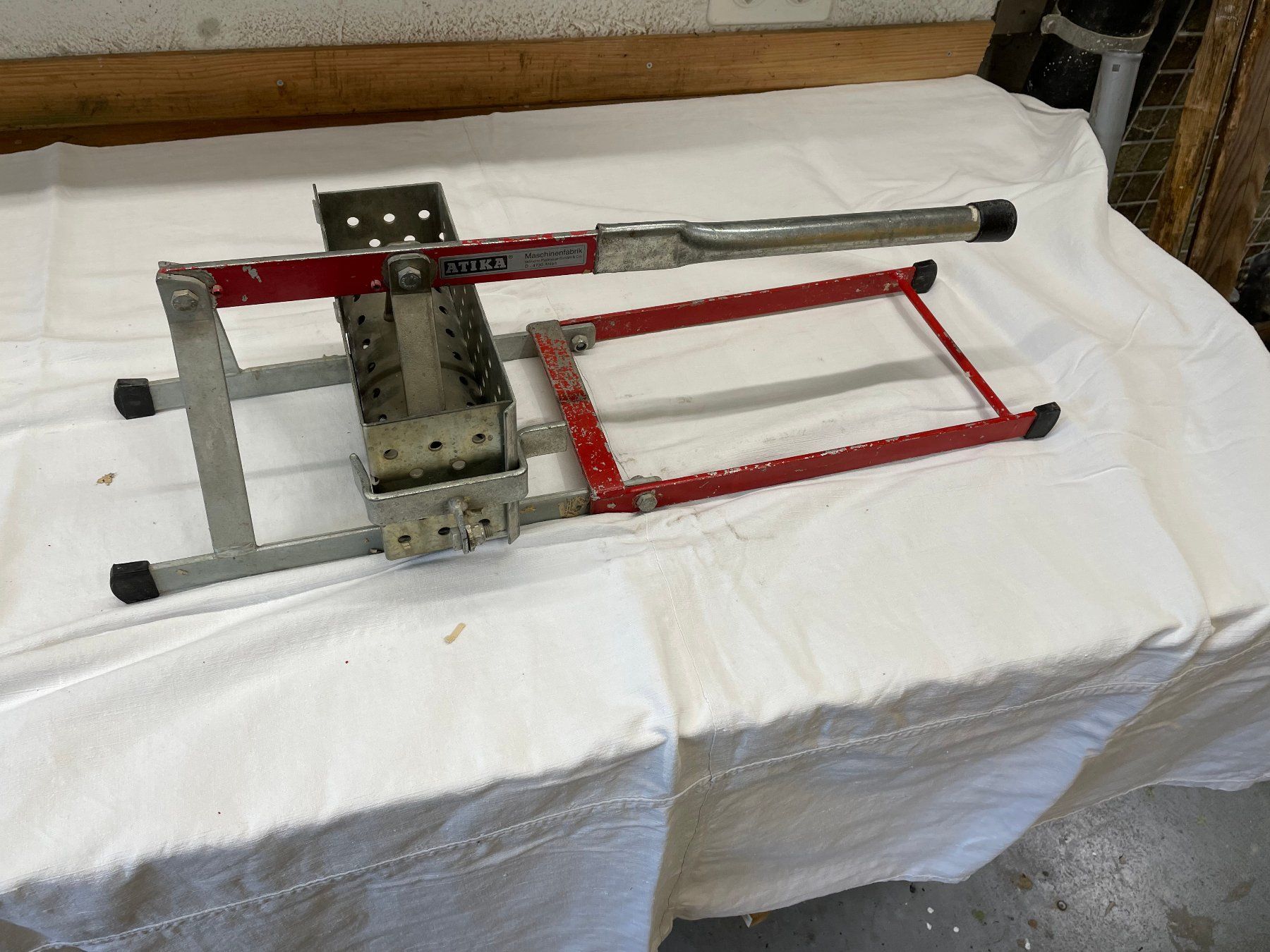 Tous les outils: Papierbriketpresse – D'occasion à Grüningen par Austadel