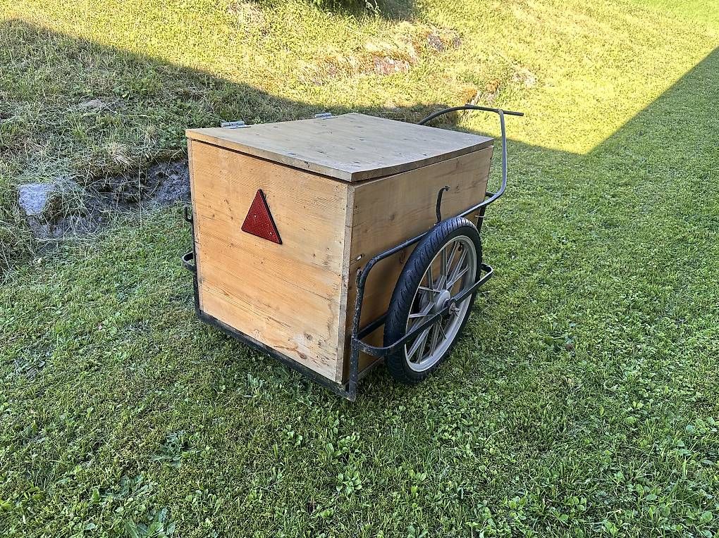 Rimorchi: Milchwagen / Mofaanhänger – Usato da Mühlrüti venduto da Chalberchue 1