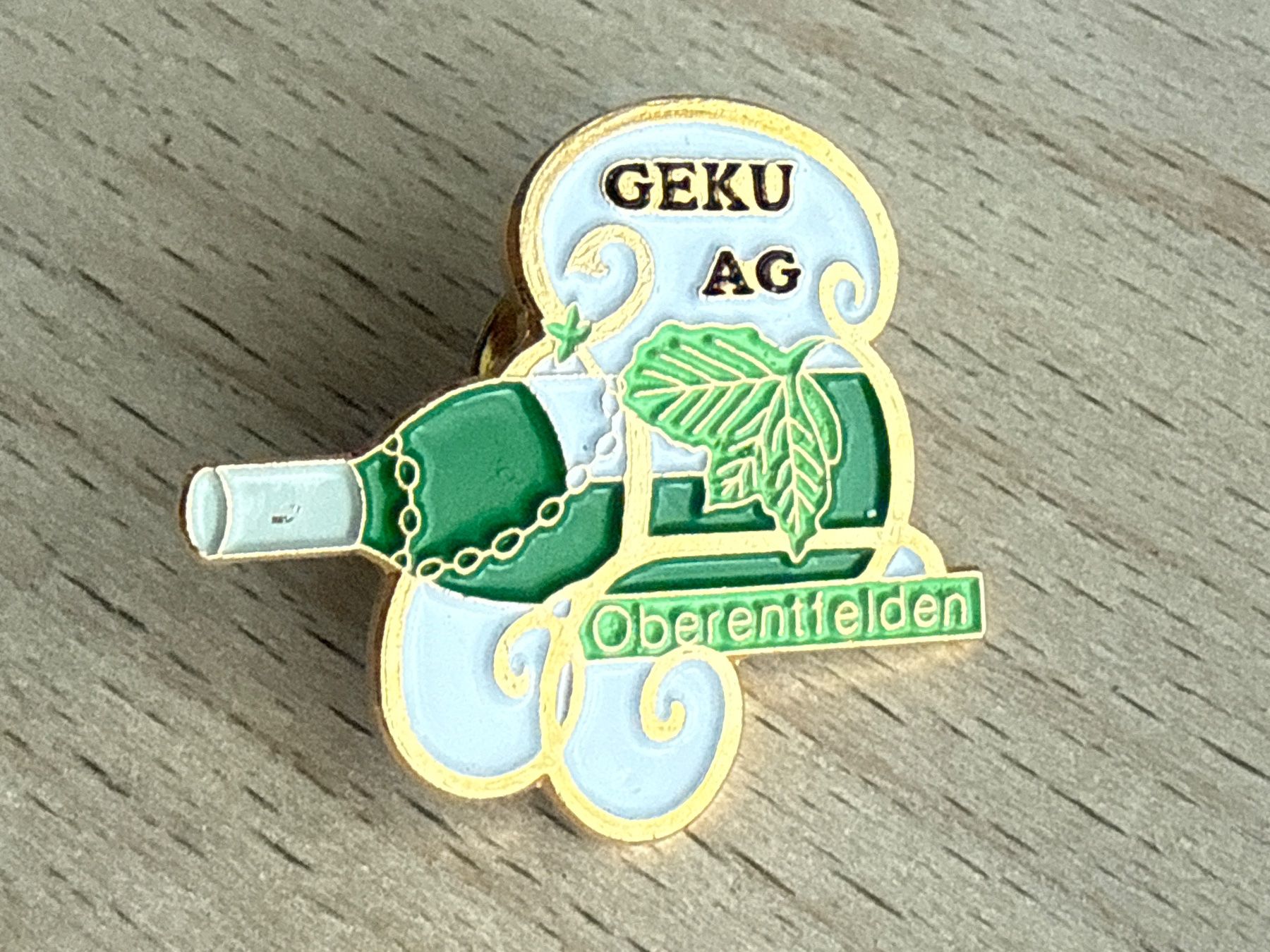 Plaquettes & Badges: Pin GEKU AG Oberentfelden – D'occasion à Glattbrugg par Schweigmatt