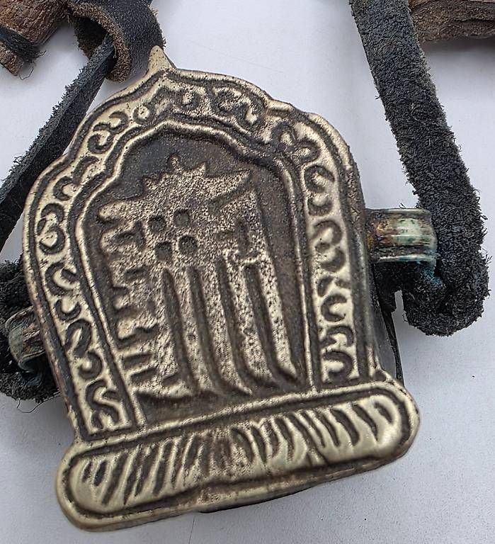 Ciondoli: Kalachakra Amulett Prayer Box Tibet mit Yakleder – Usato da Basel venduto da Shankar 1