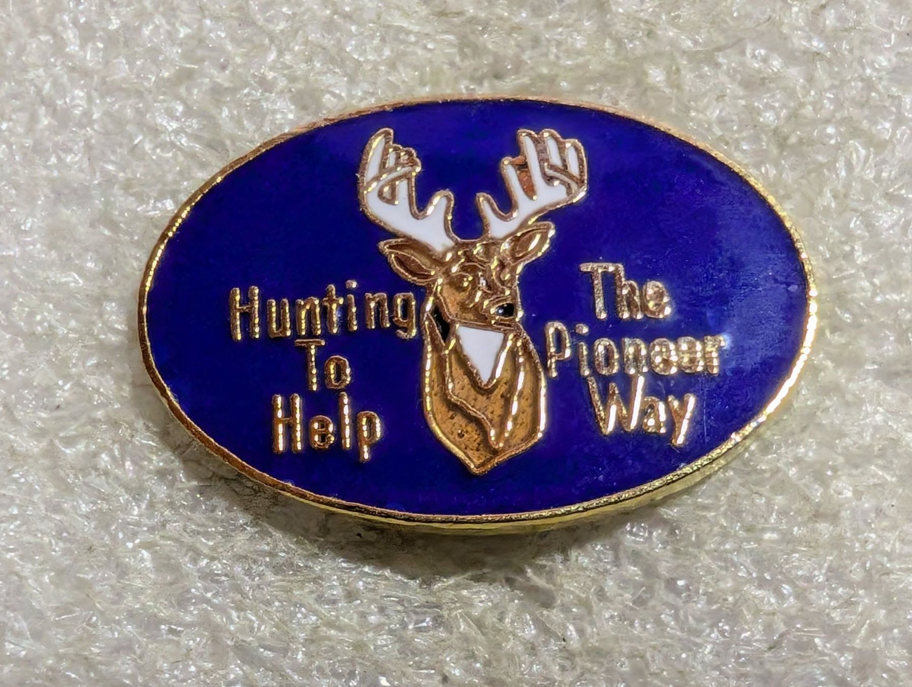 Placchette & Badge: Ansteckpin 143: Hunting to Help – Usato da Oppligen venduto da Pin-Fall-Shop