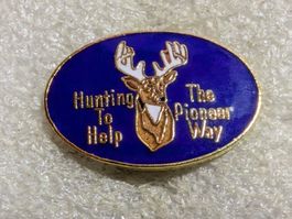 Ansteckpin 143: Hunting to Help