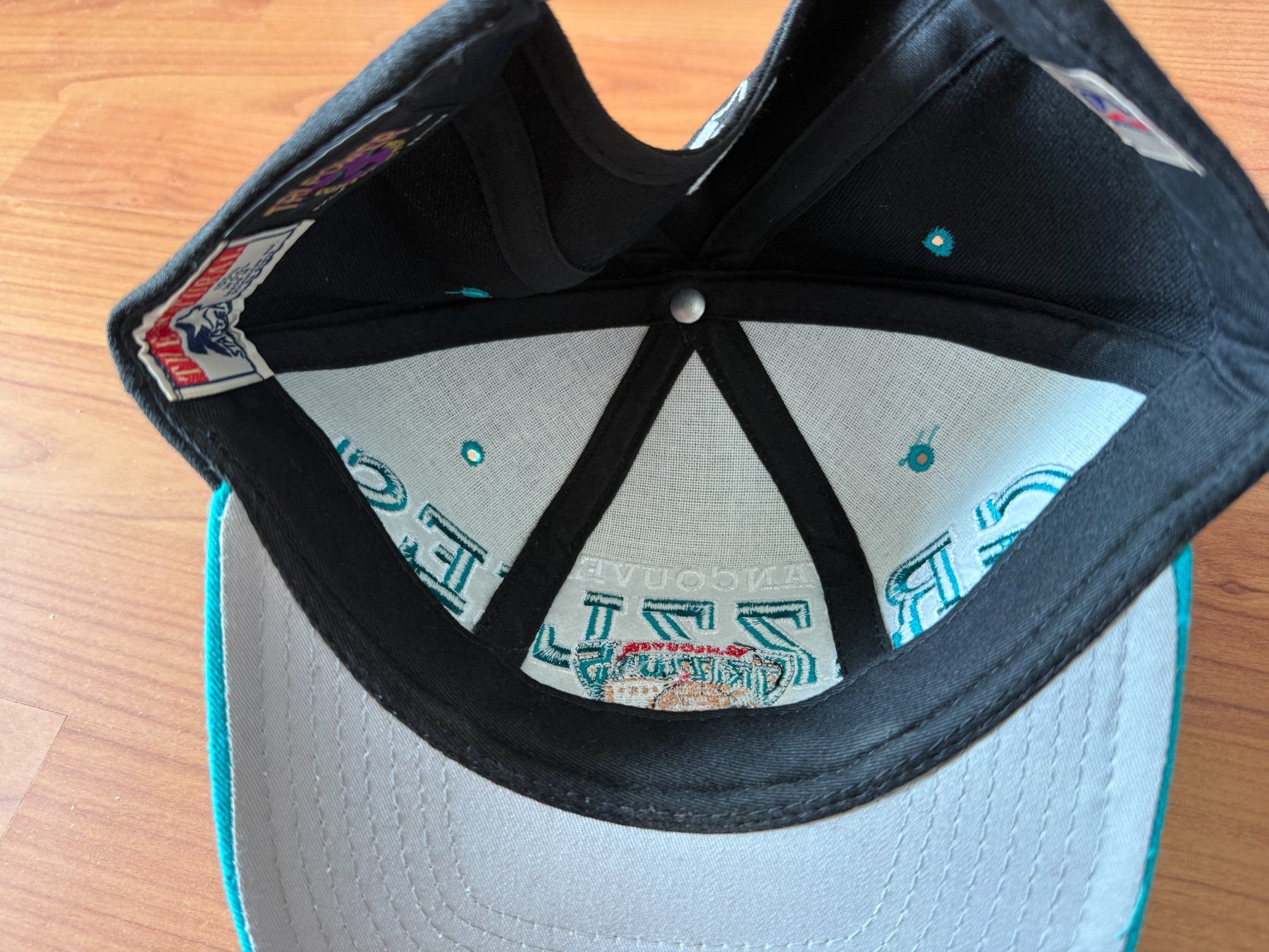 Starter Copricapi, berretti & cappellini: Baseball Cap Vancouver Grizzlies – Nuovo (secondo la descrizione) da Wängi venduto da squirrelwoman 1