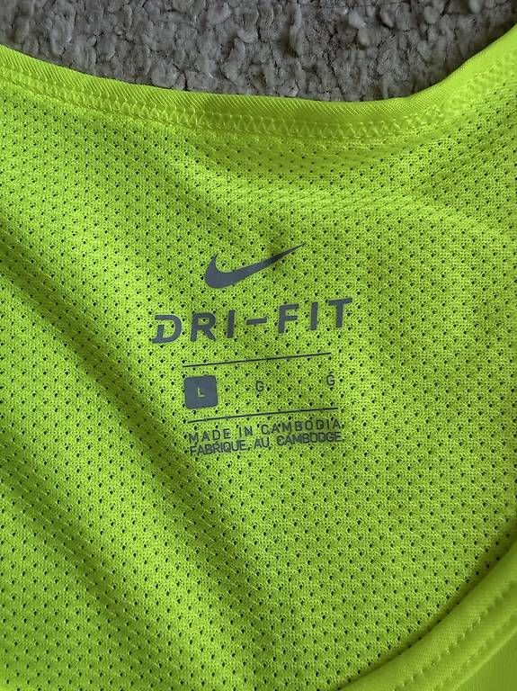 Nike T-Shirts: T- Shirt Nike – Gebraucht aus Wangen ZH von alexia022 1