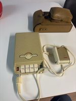 Registratore vintage Minifon Attaché con custodia in pelle.