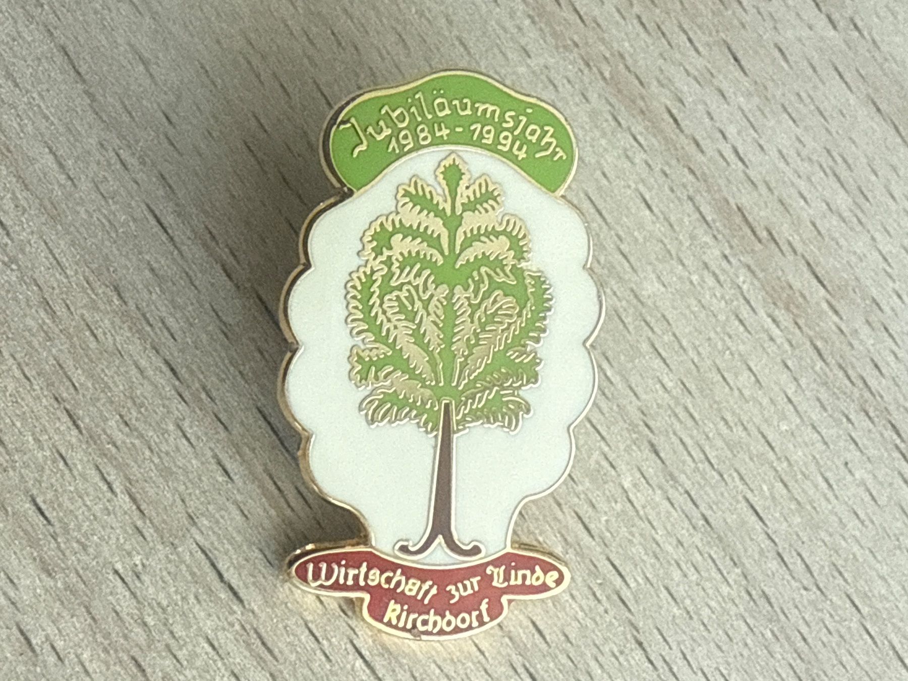 Plaquettes & Badges: Pin Wirtschaft zur Linde – D'occasion à Glattbrugg par Schweigmatt