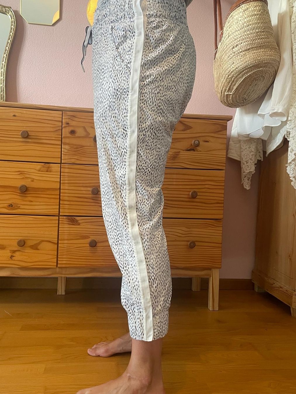 Lululemon Pantaloni: Lululemon Sommer Freizeithose – Usato da Arni AG venduto da Jaggy36 1