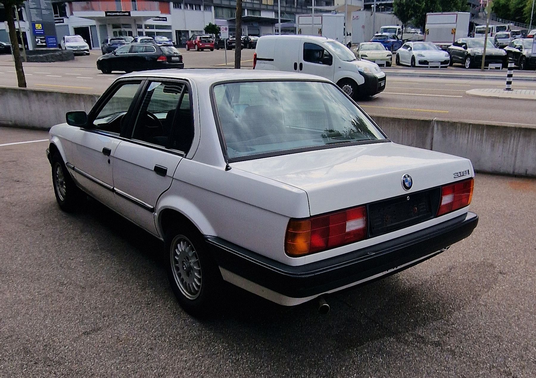 BMW Automobili: BMW E30 318i – Usato da Rafz venduto da raphael98 4
