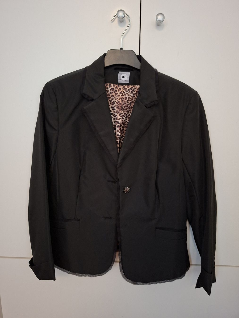 Giacche: Blazer Gr. 40 Schwarz mit Leopardenmuster als Innenfutter – Nuovo (secondo la descrizione) da Horgen venduto da Laala5151 1