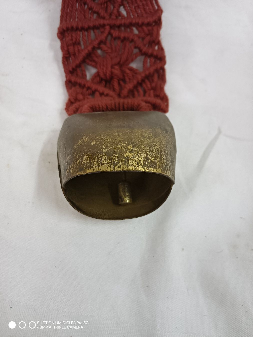 Campanacci mucche: Handgeknüpfter Glockenzug mit Messingglocke dunkelrot – Usato da Aarwangen venduto da to-hirschi 1