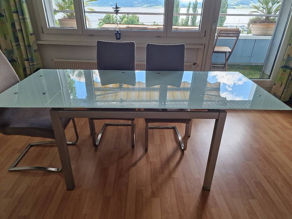 Tische: Glastisch – Gebraucht aus Zug von Jrene..2409