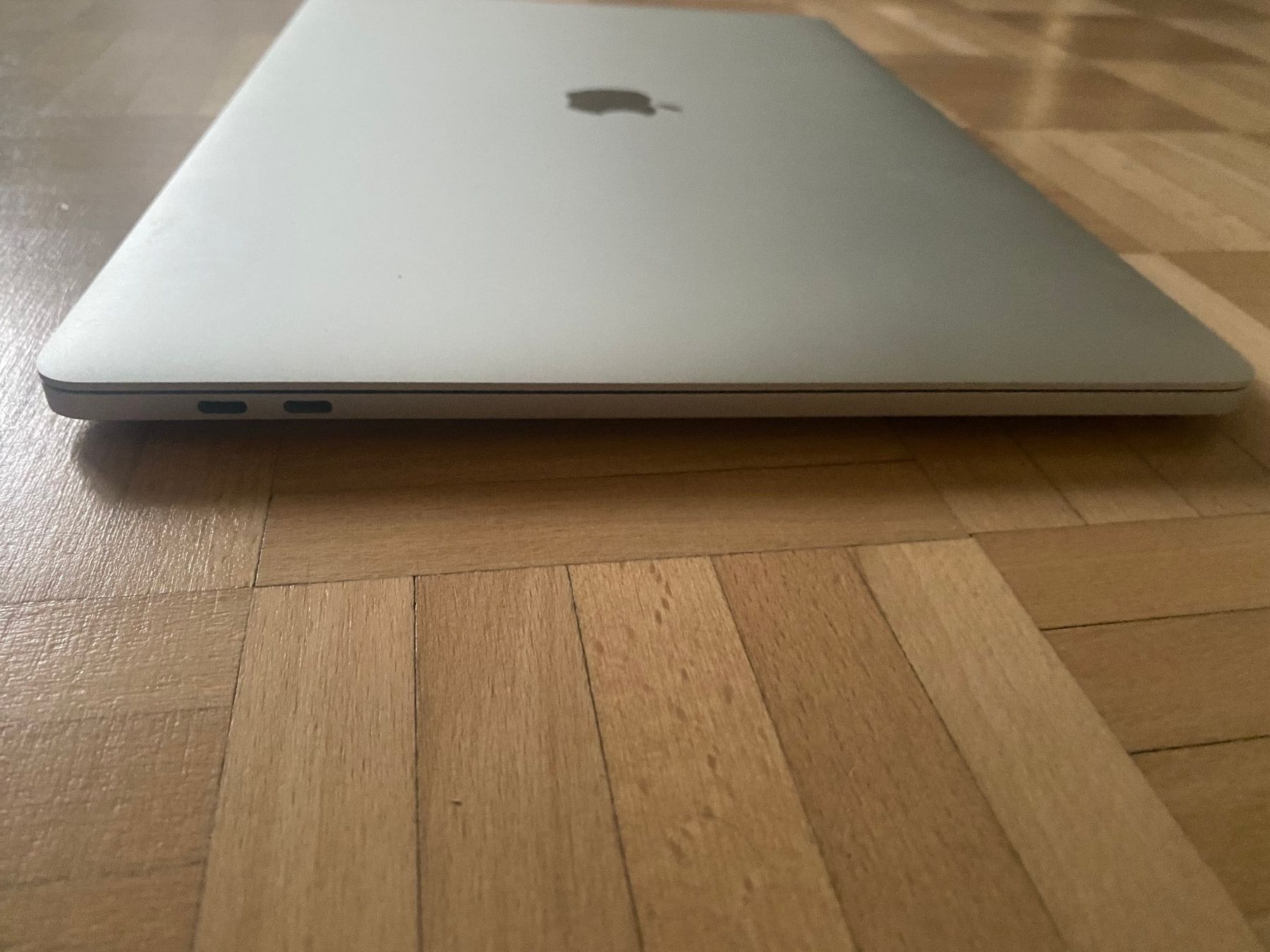 Apple Notebook: MacBook Pro 15", 16GB, 512 SSD – Usato da Bäretswil venduto da Leatherman 7