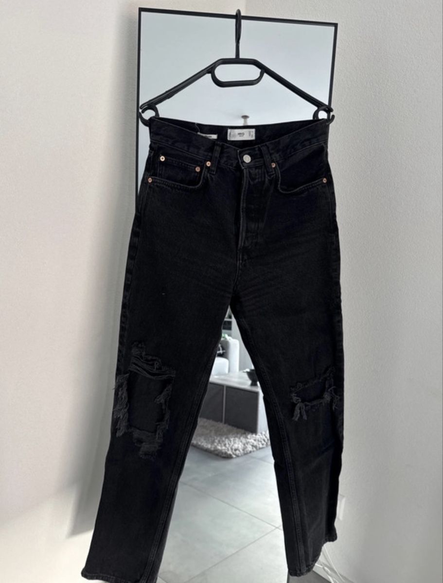 Mango Jeans: Jean noir Mango Selena taille haute déchiré 36 – Usato da Estavayer-le-Lac venduto da Iness_oth